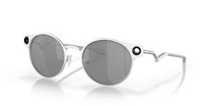 604601 - Satin Chrome with Prizm Black Lenses