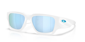 951404 - Matte White with Prizm Deep Water Polarized Lenses