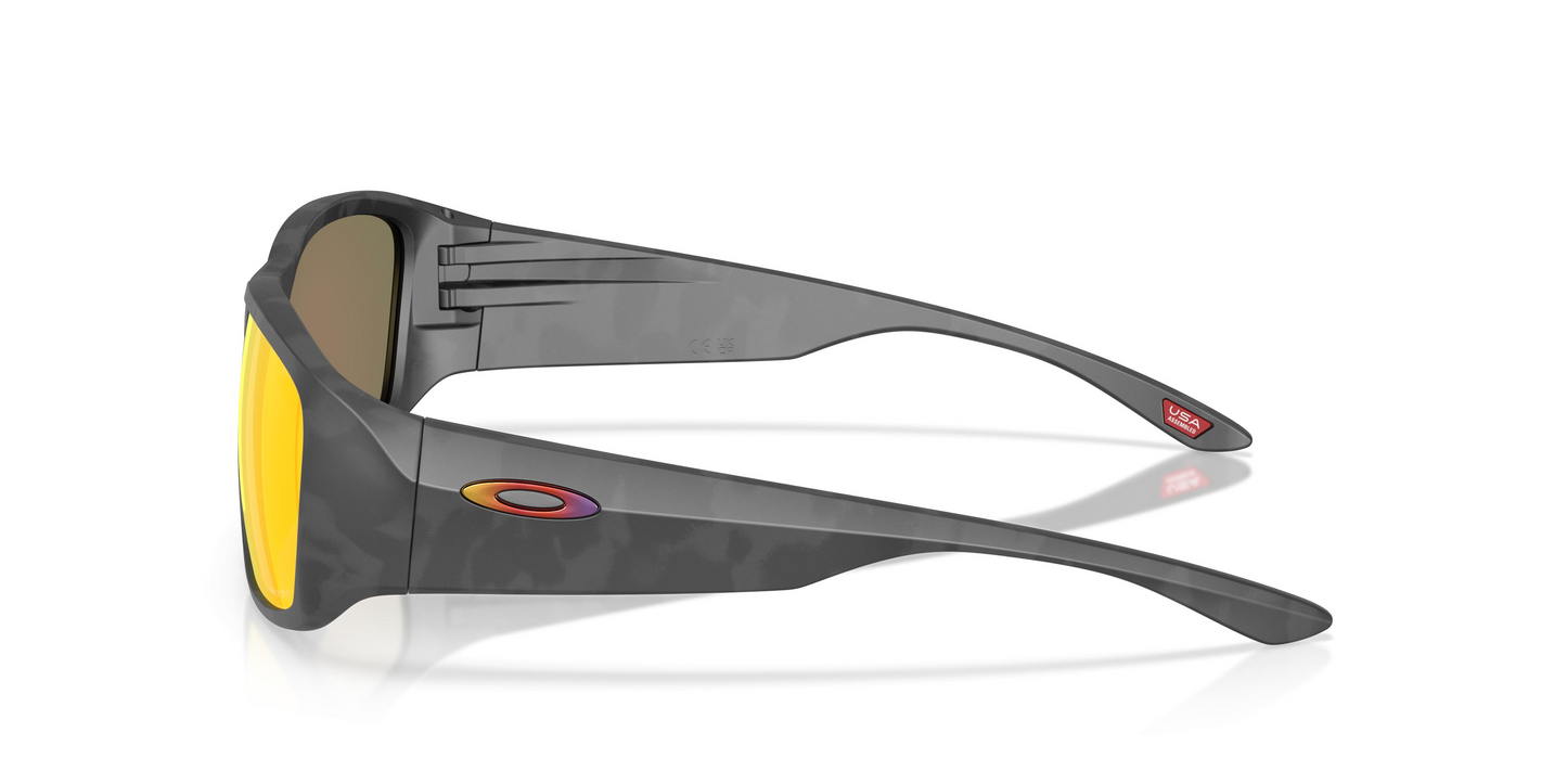 Oakley OO9521 Tourniquet Sunglasses